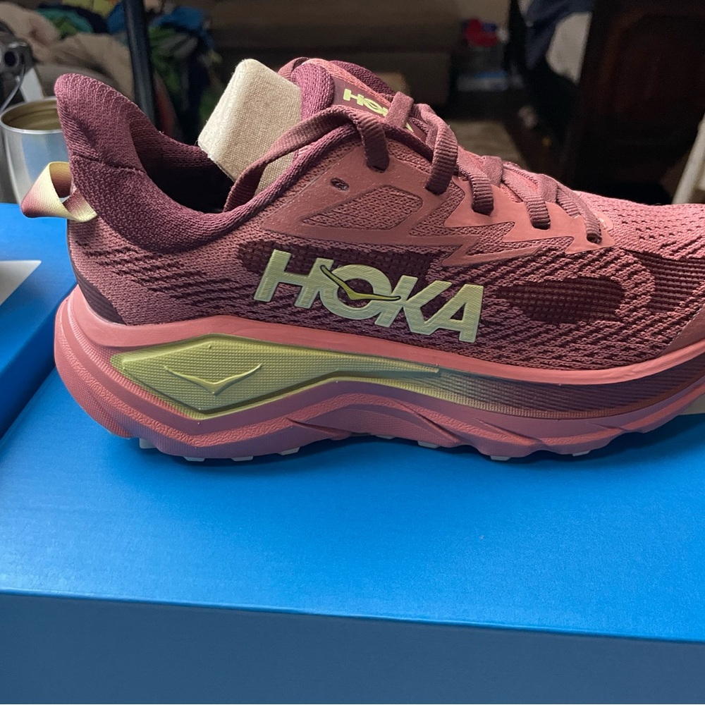 Hoka Challenger 8 in Pink and Green